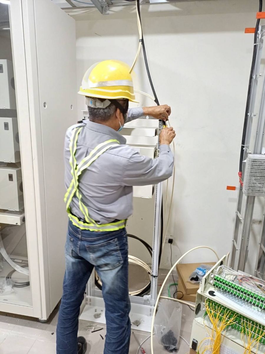電話線路佈放作業2