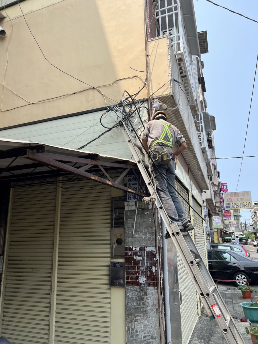 電話線路佈放作業4