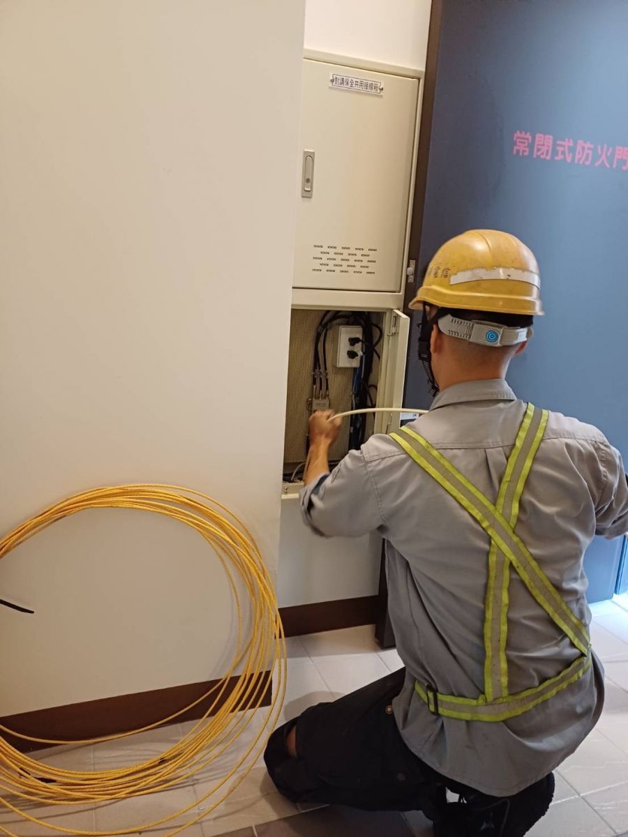 電話線路佈放作業3